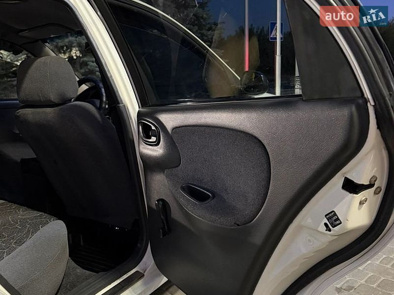 Седан Daewoo Lanos 2004 в Дніпрі