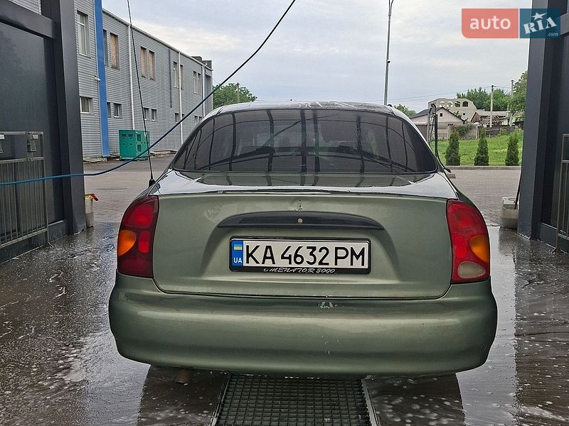 Седан Daewoo Lanos 2006 в Малині