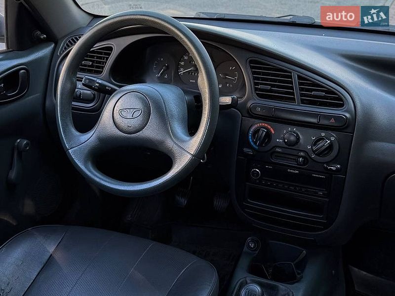 Седан Daewoo Lanos 1998 в Днепре