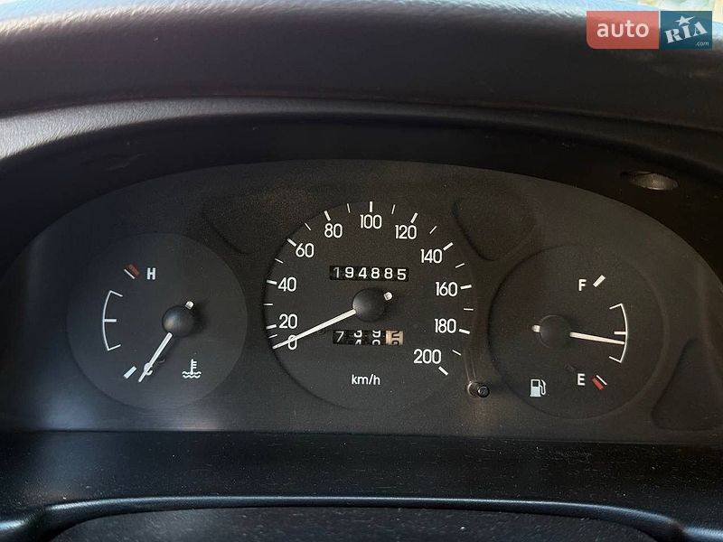 Седан Daewoo Lanos 1998 в Днепре