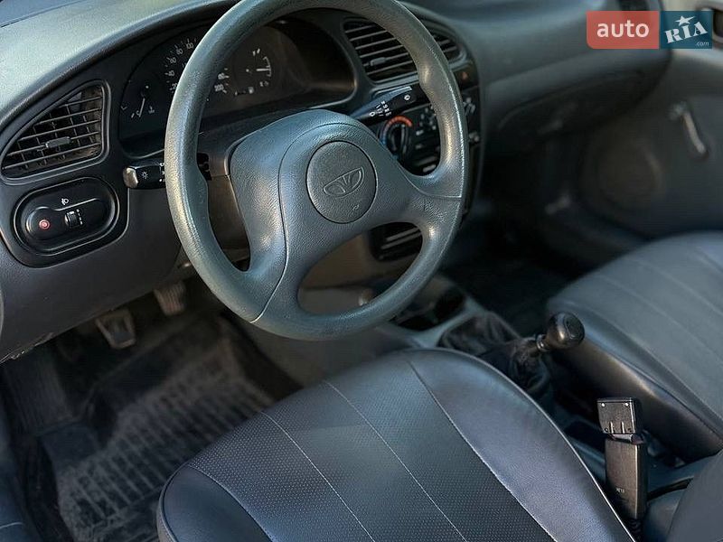 Седан Daewoo Lanos 1998 в Днепре