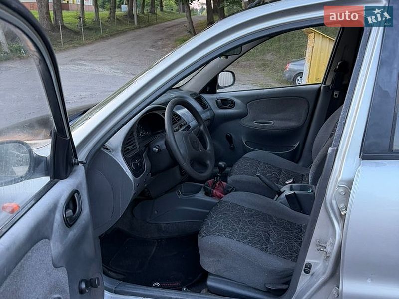 Седан Daewoo Lanos 2005 в Львове