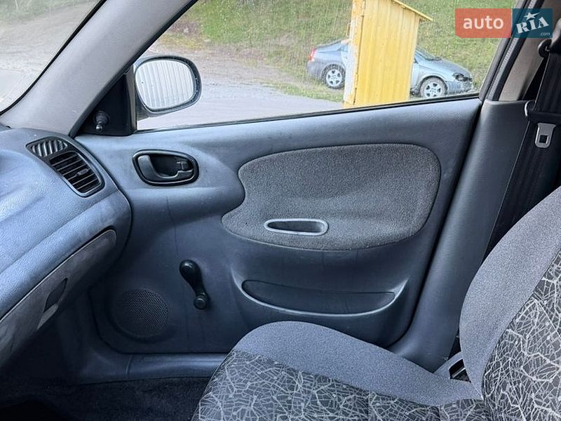 Седан Daewoo Lanos 2005 в Львове