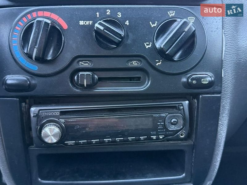 Седан Daewoo Lanos 2005 в Львове