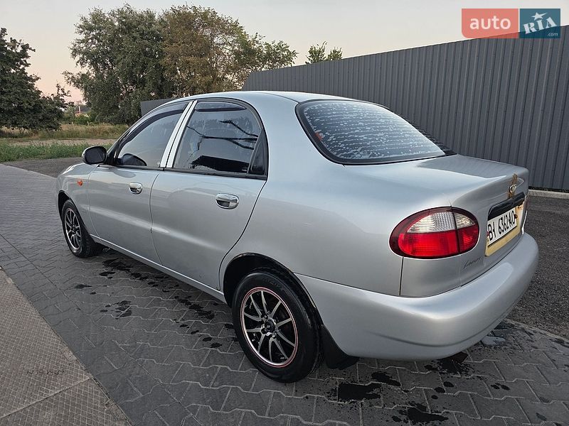 Седан Daewoo Lanos 2008 в Котельві