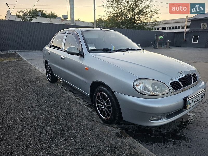 Седан Daewoo Lanos 2008 в Котельві