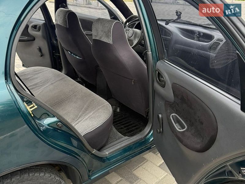 Седан Daewoo Lanos 2004 в Дніпрі