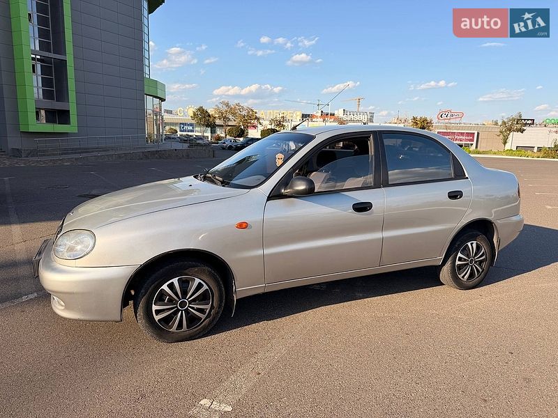Седан Daewoo Lanos 2004 в Кривом Роге