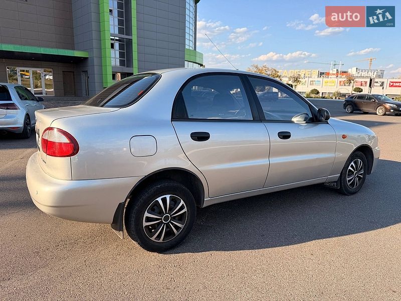Седан Daewoo Lanos 2004 в Кривом Роге