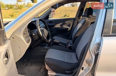 Седан Daewoo Lanos 2004 в Кривом Роге