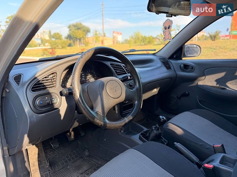 Седан Daewoo Lanos 2004 в Кривом Роге