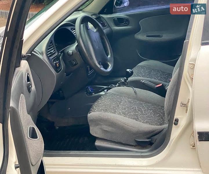 Седан Daewoo Lanos 2004 в Львові