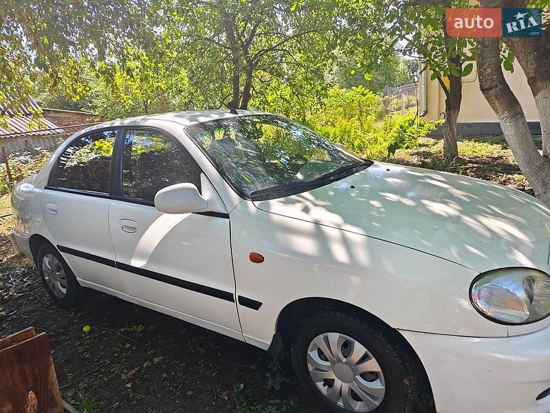 Седан Daewoo Lanos 2011 в Ровно