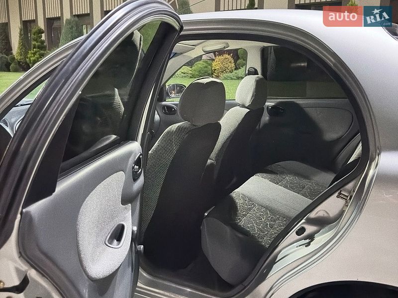 Седан Daewoo Lanos 2006 в Запоріжжі