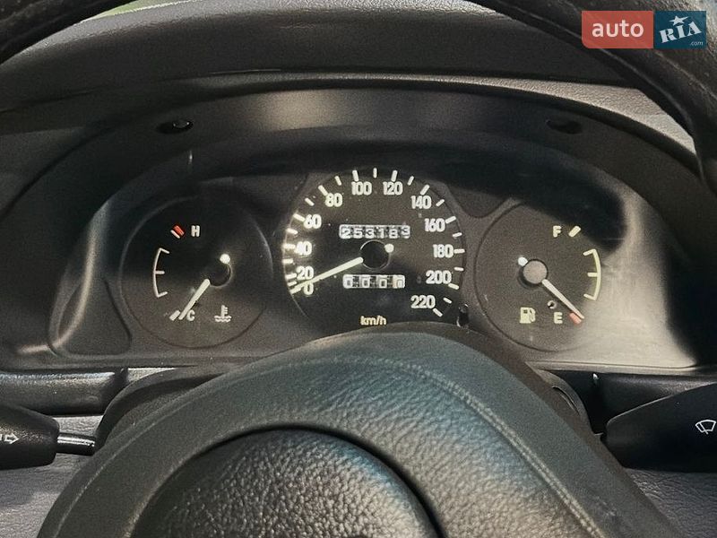 Седан Daewoo Lanos 2006 в Запоріжжі