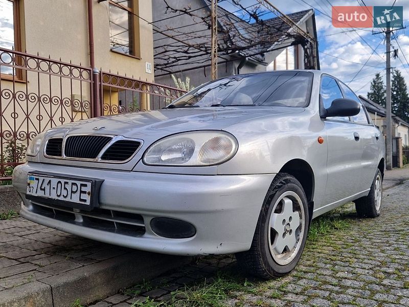 Седан Daewoo Lanos 2002 в Хусті
