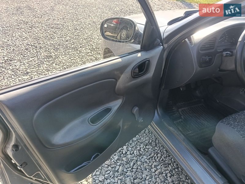Седан Daewoo Lanos 2008 в Малині