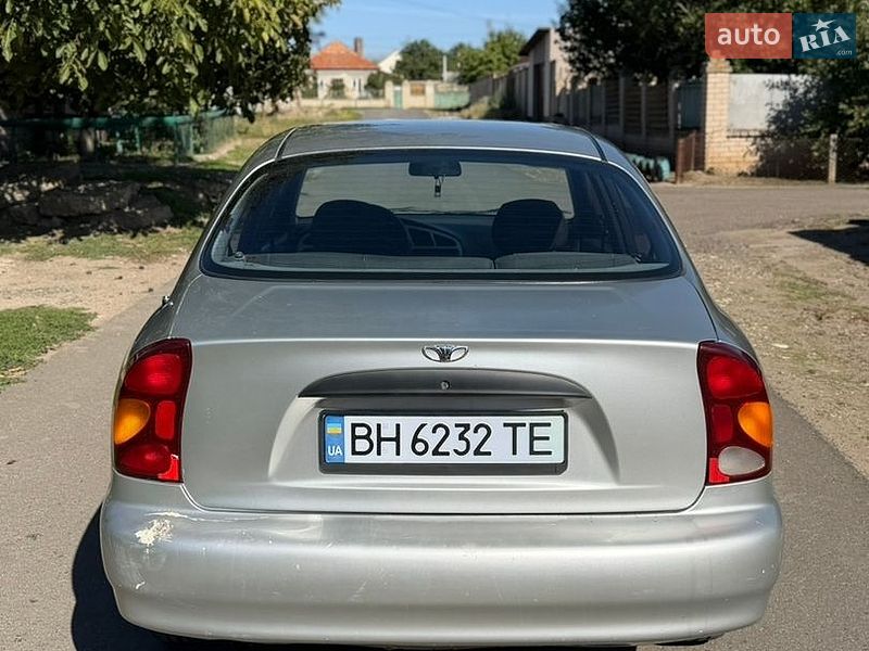Седан Daewoo Lanos 2003 в Миколаєві
