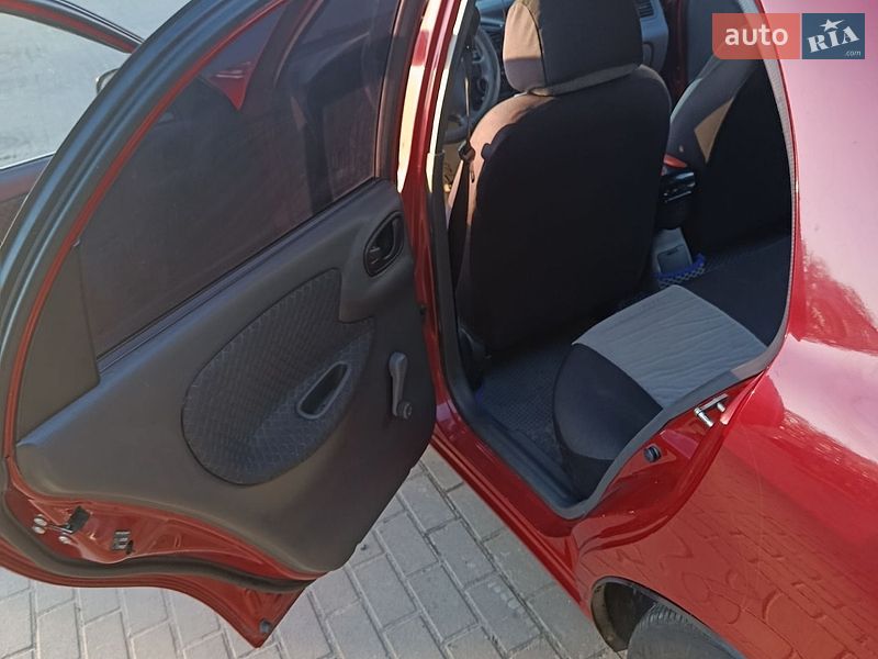 Седан Daewoo Lanos 2008 в Стрые