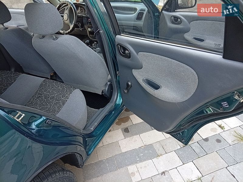 Седан Daewoo Lanos 2004 в Хмельницком
