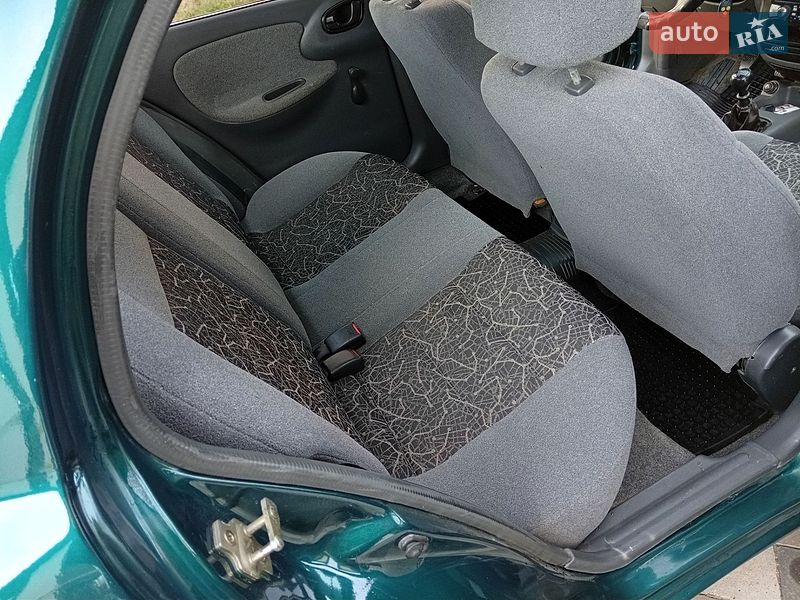 Седан Daewoo Lanos 2004 в Хмельницком