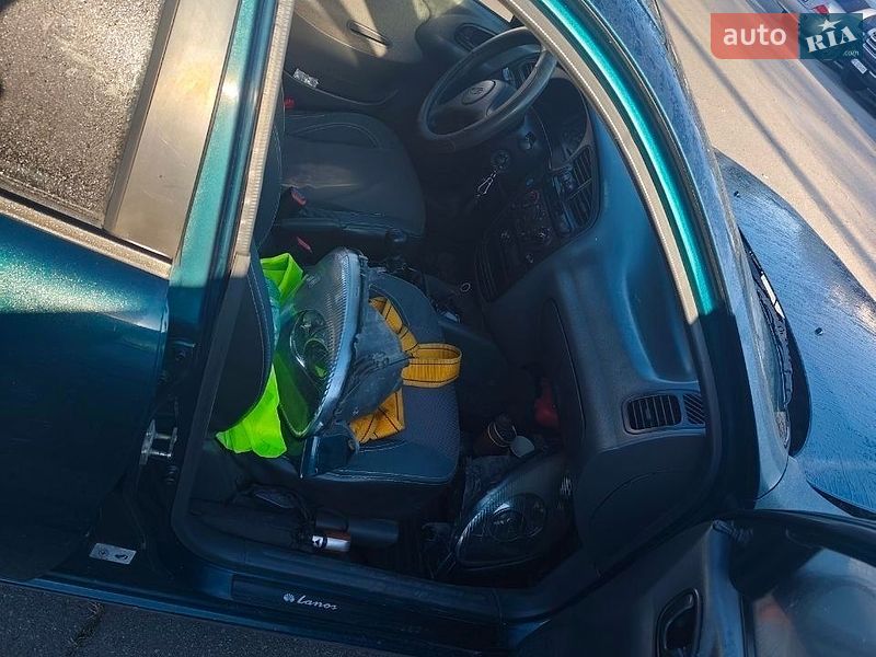 Седан Daewoo Lanos 2004 в Днепре