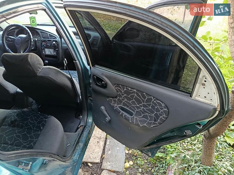 Седан Daewoo Lanos 2003 в Кривому Розі