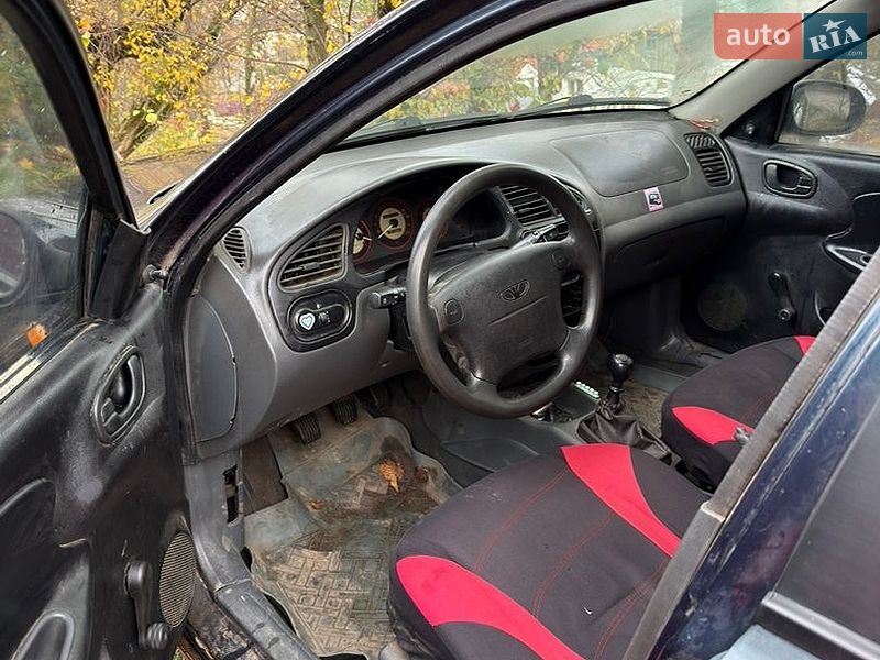 Седан Daewoo Lanos 2005 в Ромнах