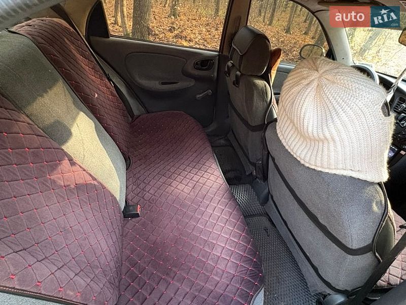 Седан Daewoo Lanos 2006 в Умані