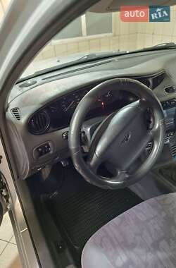 Седан Daewoo Leganza 1999 в Волочиську