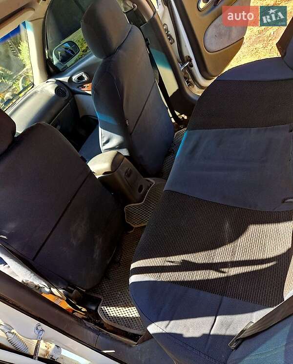 Седан Daewoo Leganza 2001 в Павлограде