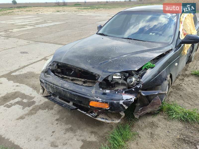 Седан Daewoo Leganza 2001 в Рени