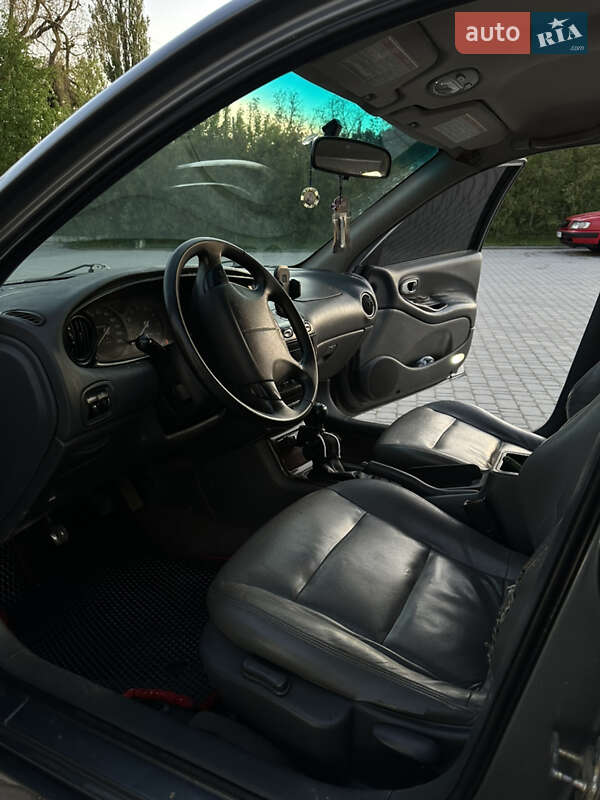 Седан Daewoo Leganza 2001 в Борщеве