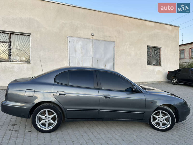 Седан Daewoo Leganza 2001 в Борщеве