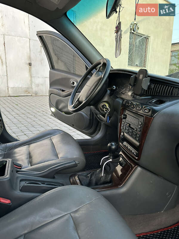 Седан Daewoo Leganza 2001 в Борщеве