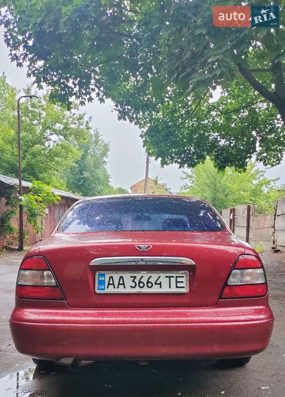 Седан Daewoo Leganza 2001 в Киеве