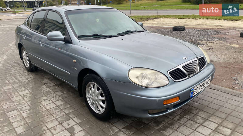Седан Daewoo Leganza 2001 в Львові