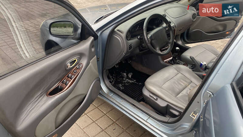 Седан Daewoo Leganza 2001 в Львові