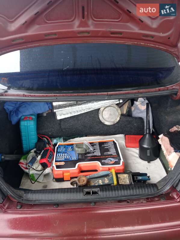 Седан Daewoo Leganza 1998 в Дніпрі