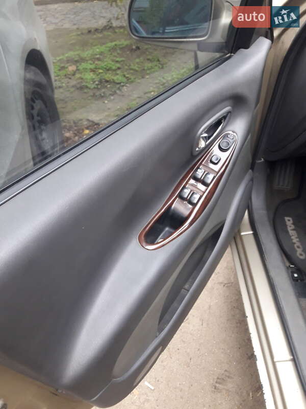 Седан Daewoo Leganza 2001 в Миколаєві