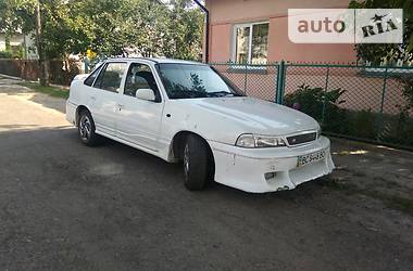 Седан Daewoo Nexia 1996 в Львове