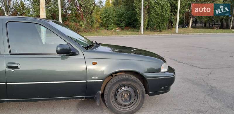 Седан Daewoo Nexia 1997 в Кривому Розі