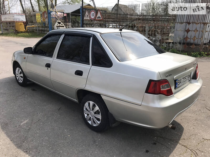 Седан Daewoo Nexia 2008 в Кременчуці