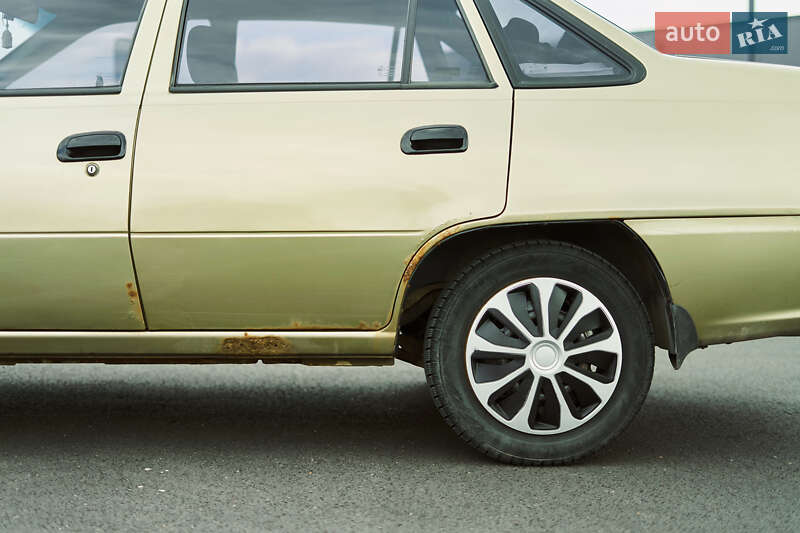 Седан Daewoo Nexia 2008 в Ужгороді