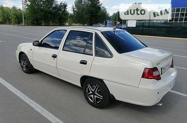 Седан Daewoo Nexia 2012 в 