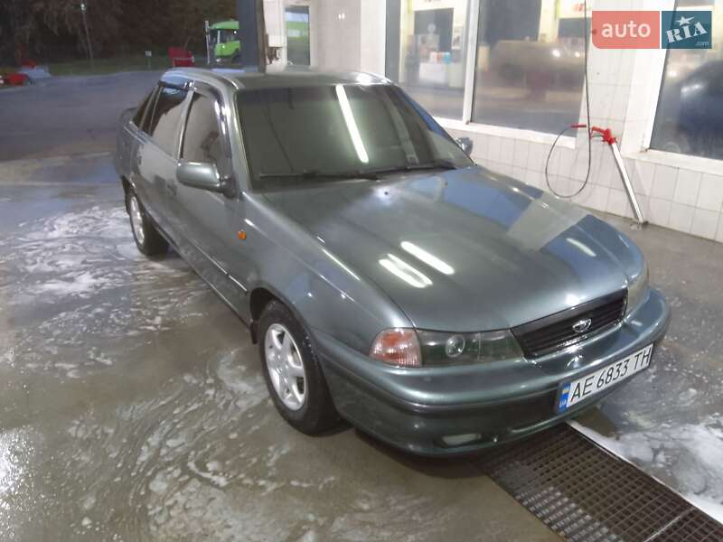 Седан Daewoo Nexia 1997 в Кривом Роге