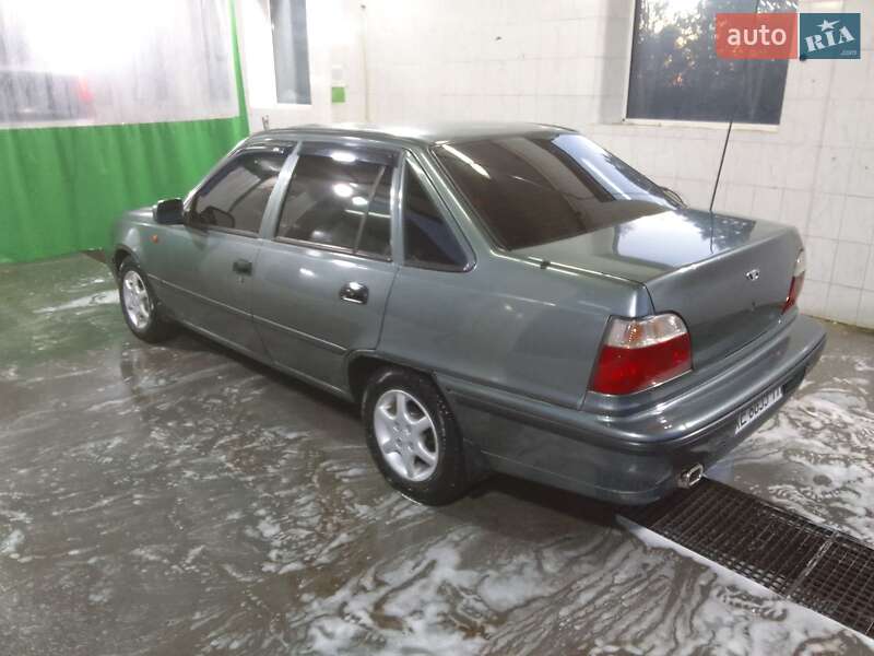 Седан Daewoo Nexia 1997 в Кривом Роге