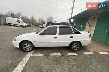 Седан Daewoo Nexia 2012 в 