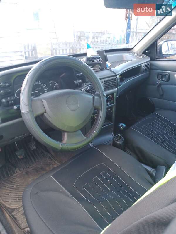 Седан Daewoo Nexia 2006 в Вараше