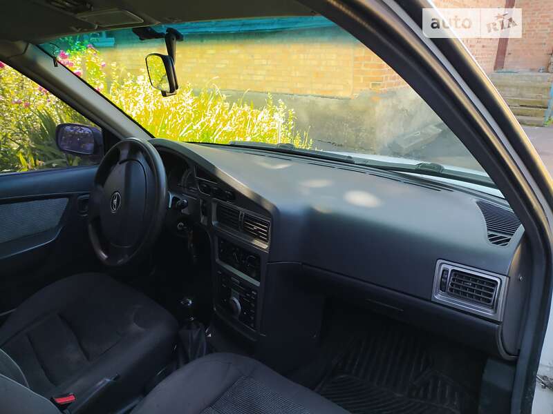 Седан Daewoo Nexia 2012 в Бердичеве